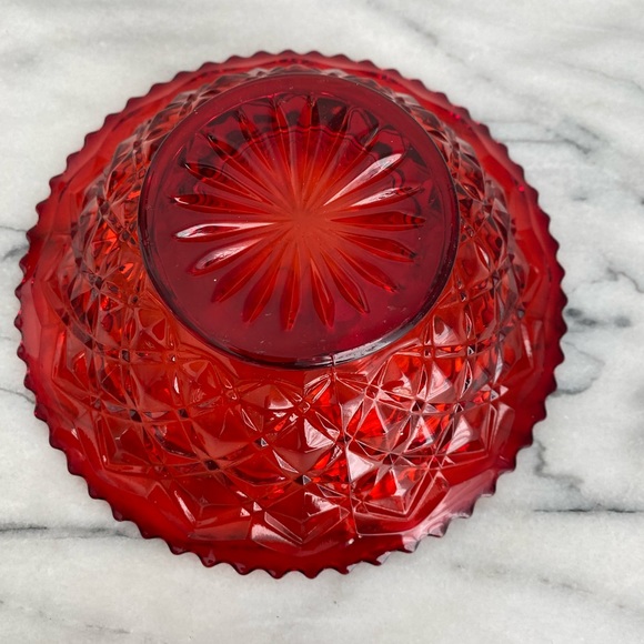 Vintage Amberina Red Bowl - Picture 5 of 6